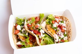 Пилешко Тако – порция (3бр-350г)