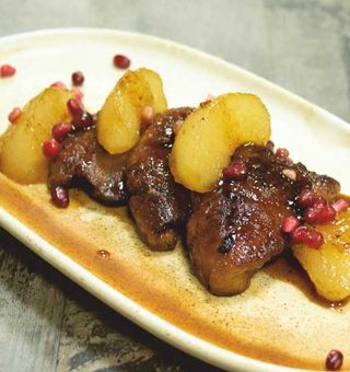 Гъши дроб с бейби круши и домашно сладко от дюли (300г)