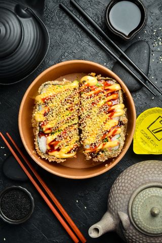 Суші бургер з креветками та салатом Чукою (590г)