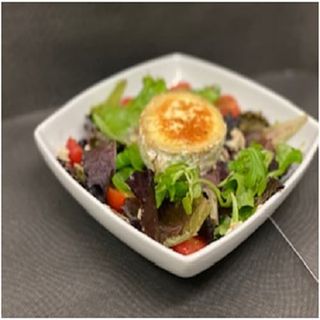 Ensalada De Rulo De Cabra Con Frutos Secos
