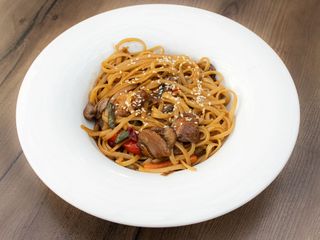 Спагетті з овочами ВОК та вирізкою 350г