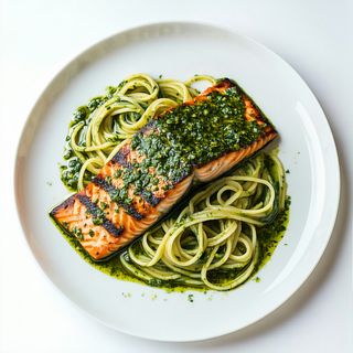 Salmón A La Plancha Con Tallarines Verdes