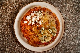 Quattro Formaggi 26 cm