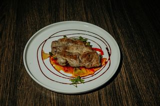 Стейк зі свинячого ошийка