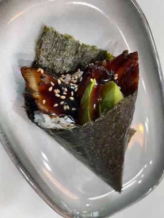 Temaki Anguila Con Aguacate (1 Pza.)