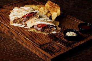 Zona chopped cheese sendvič