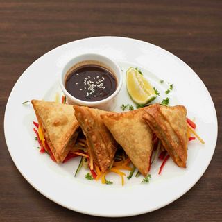 Vegetable samosa (4 PCS )
