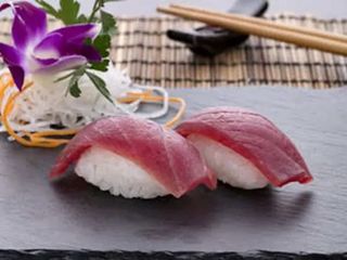 121.Nigiri maguro 2 pezzi