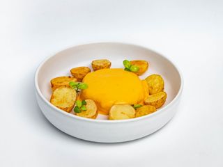 Смажена куряча котлетка з Сирним соусом (260г)