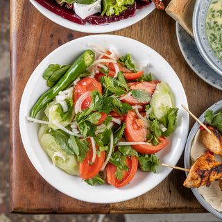 კიტრი-პომიდვრის სალათი ოჯახურად კახური ზეთით და ნიგვზით 