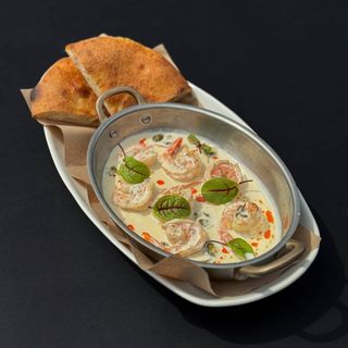 Креветка з соусом дорблю