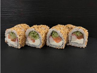 Каліфорнія з лососем та сніжним крабом в кунжуті (250г)