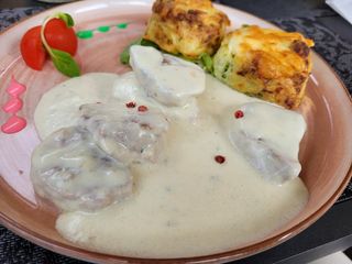 Muschiulet cu sos gorgonzola