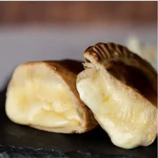 Empanada De Cuatro Quesos