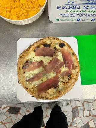 Pizza nocella
