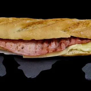 Bocadillo bacon y queso