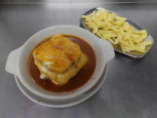 Francesinha a Golfinho