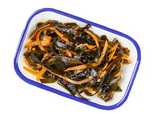 Теңіз орамжапырағымен салат/салат из морской капусты(Агрегаторы)