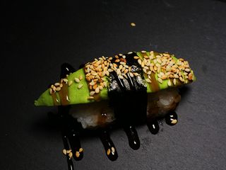 Нігірі з авокадо (35г)