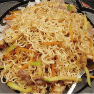 33. Tie-Pan De Tallarines Chinos Con Ternera