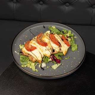 Piept de pui cu rosii si cascaval la cuptor ( 320gr )