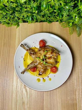 Кролячі ніжки в апельсиновому соусі