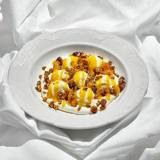 Вареники ліниві з гранолою