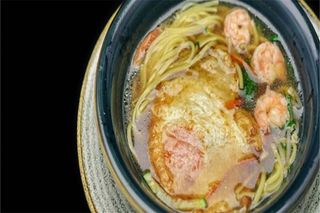 P21. Ramen in brodo con gamberi