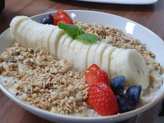 Porridge cu fructe proaspete