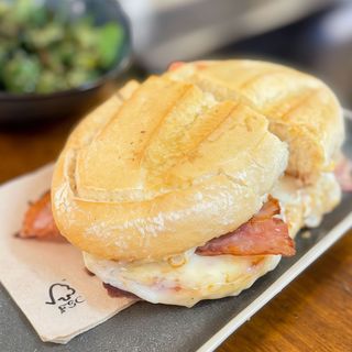 Bocata De Carne Asada