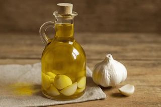 OLIWA EXTRA VERGINE CZOSNKOWA