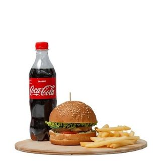 Гамбургер, фри, соус, 0,5 напиток на выбор