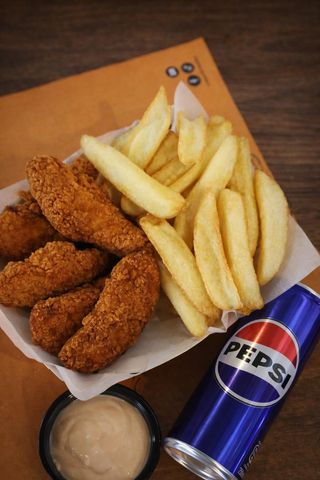 COMBO Mare Crispy Pui & Cartofi & Bautura