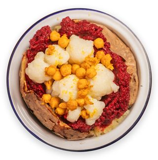 Crema di barbabietola, cavolfiore e ceci alla curcuma