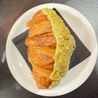 Croissant  pistacjowy