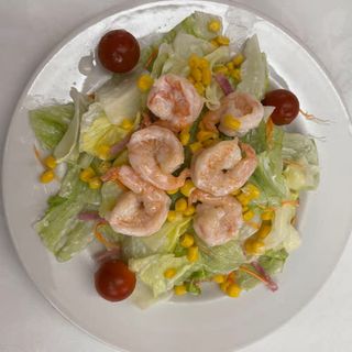 5. Ensalada Con Gambas