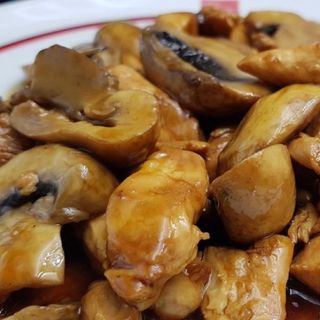 Pollo Con Champiñón
