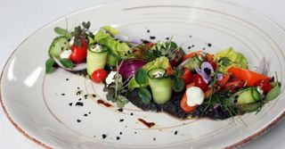 Салат в греческом стиле