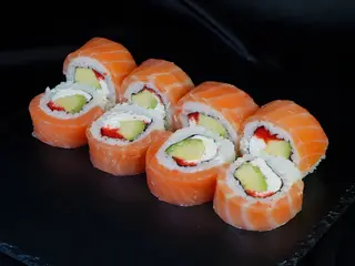 Philadelphia z Łososiem i Awokado (8szt) Copy ( 330g)