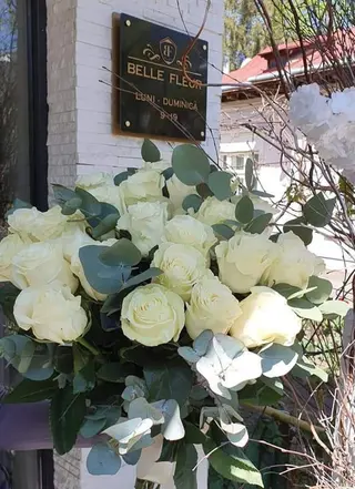 Buchet trandafiri albi