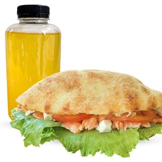 IQ Піта з лососем + лимонад