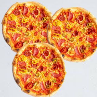 Trzy pizze 30 cm + trzy składniki na każdą pizzę