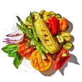 Салат из овощей, жареных на гриле 