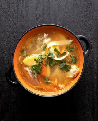 Куриный суп на лапше