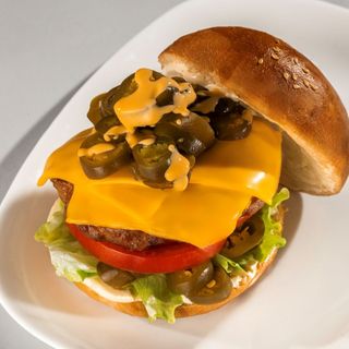 ჰალაპენიო ჩიზბურგერი