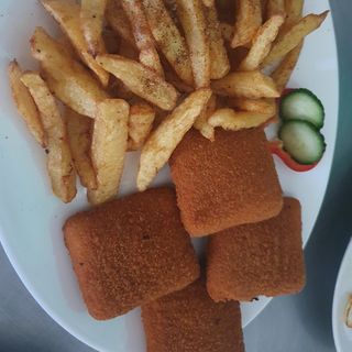 Cas pane 4 bucăți cu cartofi prajiti si sos de usturoi