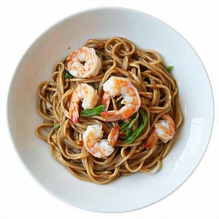 B14. Soba saltati con gamberi