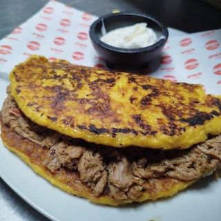 Cachapa Con Carne