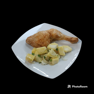 Пилешко бутче с картофи (350г)