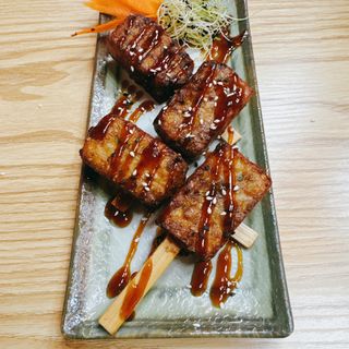 35. Brocheta okonomiyaki ( 4 pzs.)